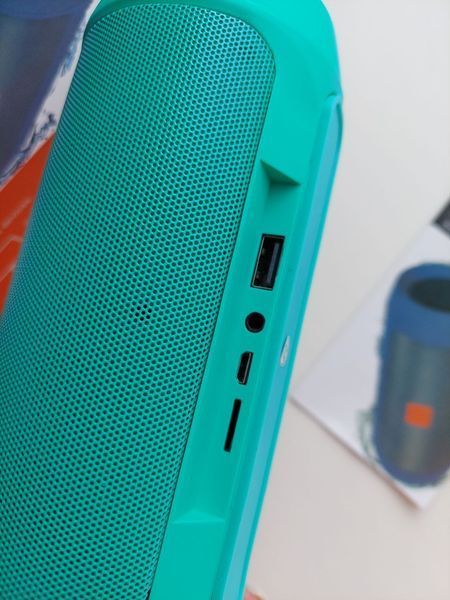 Charge-2-JBL-green фото