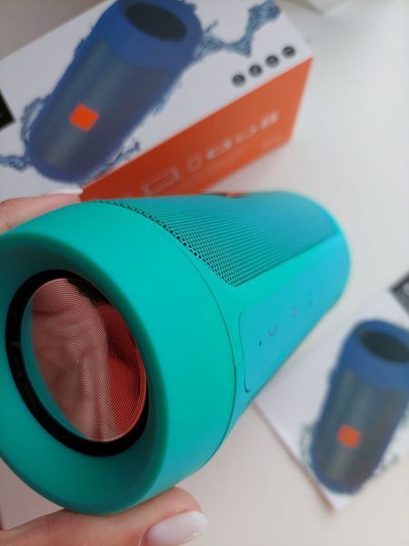 Charge-2-JBL-green фото